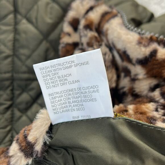 Special one by Rock Revolution green and Cheetah fur reversible puffer vest, L - Picture 11 of 12